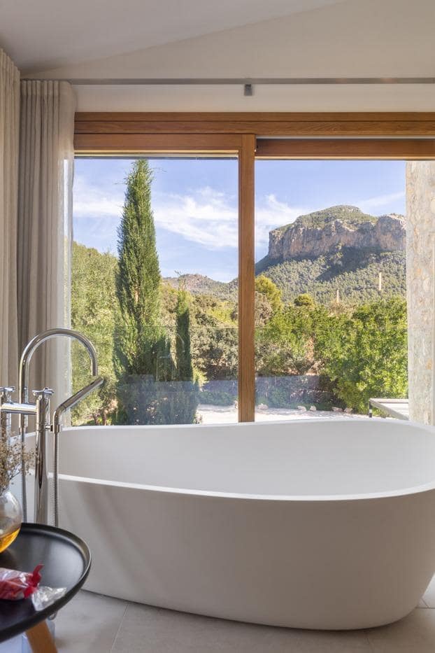 6 slaapkamer Villa te koop in Alaro met zwembad - € 7.500.000 (Ref: 10059125)