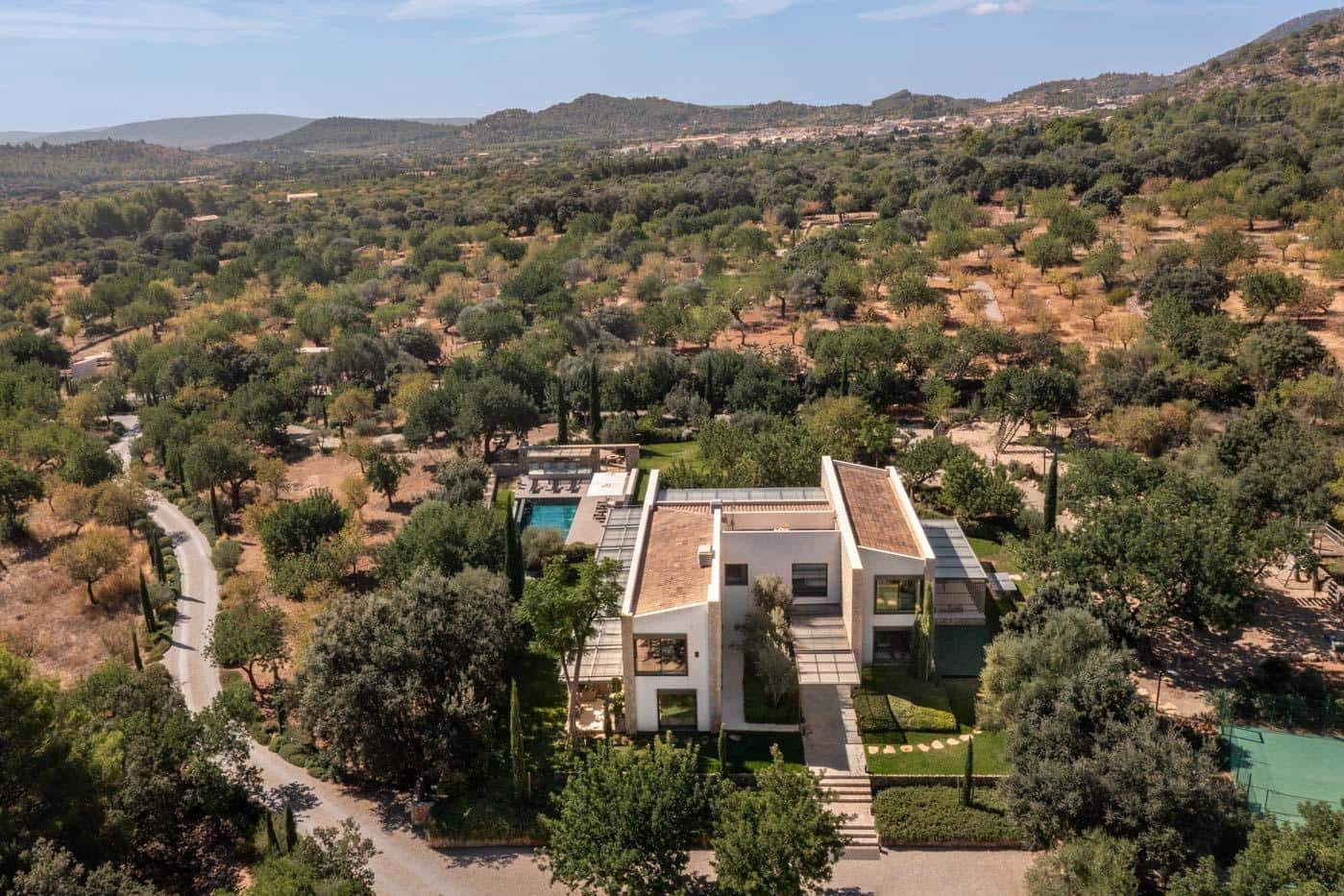 6 slaapkamer Villa te koop in Alaro met zwembad - € 7.500.000 (Ref: 10059125)