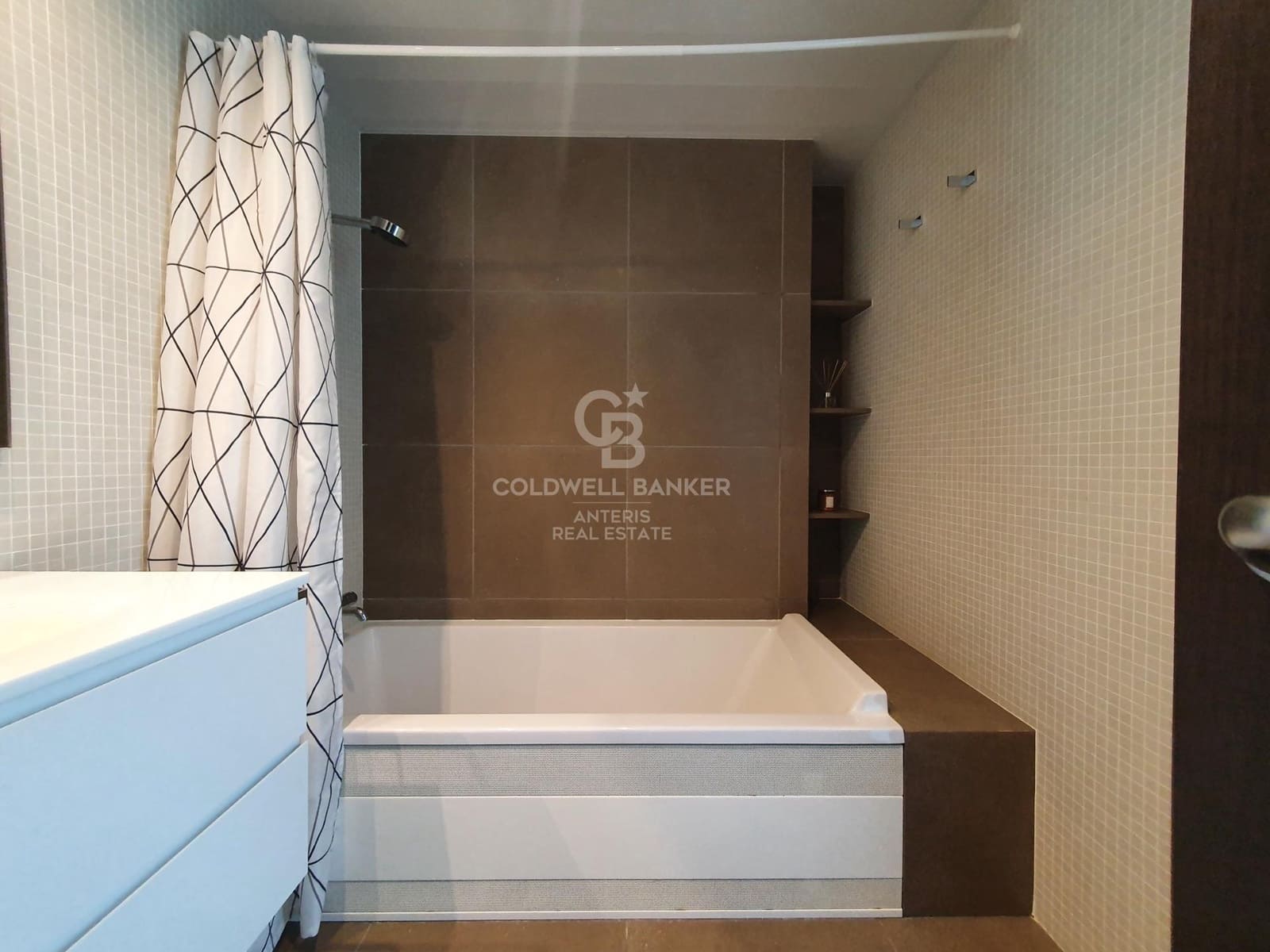 Chalet de 8 habitaciones en Esplugues de Llobregat en venta con piscina garaje - 17.000.000 € (Ref: 10059127)