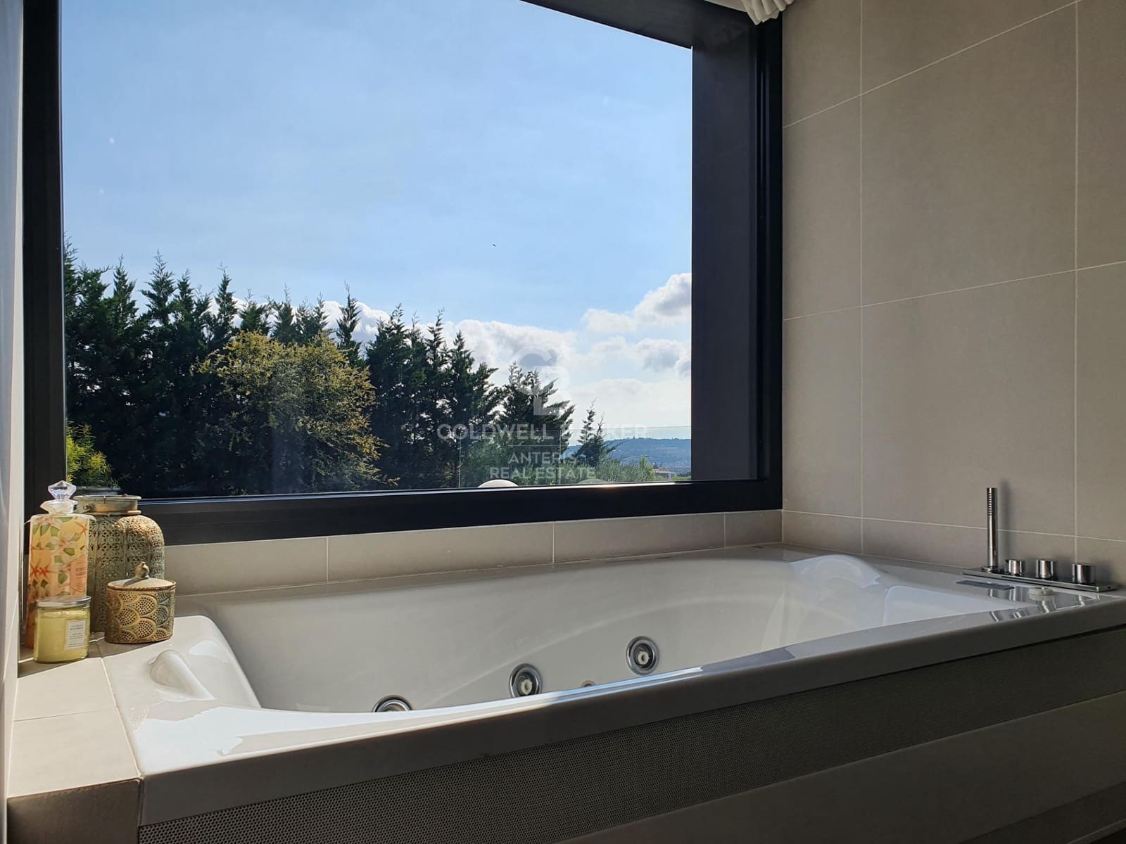 Chalet de 8 habitaciones en Esplugues de Llobregat en venta con piscina garaje - 17.000.000 € (Ref: 10059127)