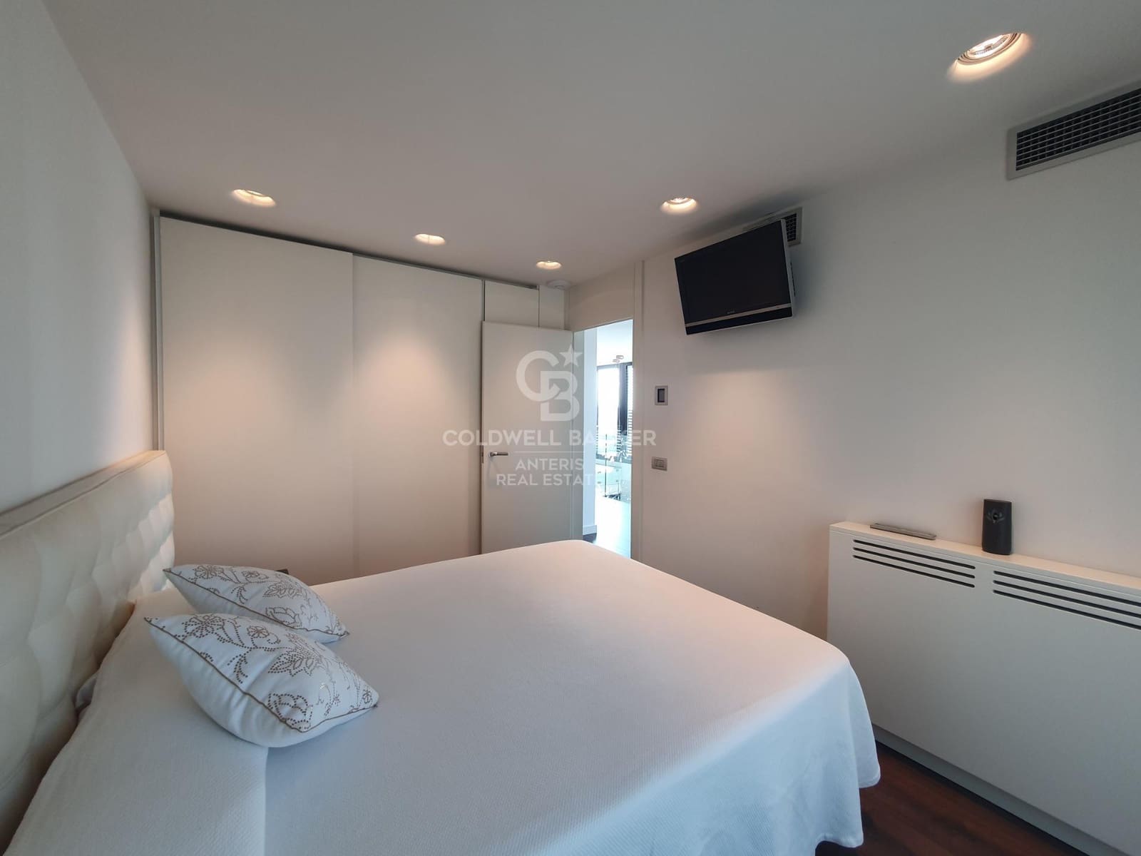 Chalet de 8 habitaciones en Esplugues de Llobregat en venta con piscina garaje - 17.000.000 € (Ref: 10059127)