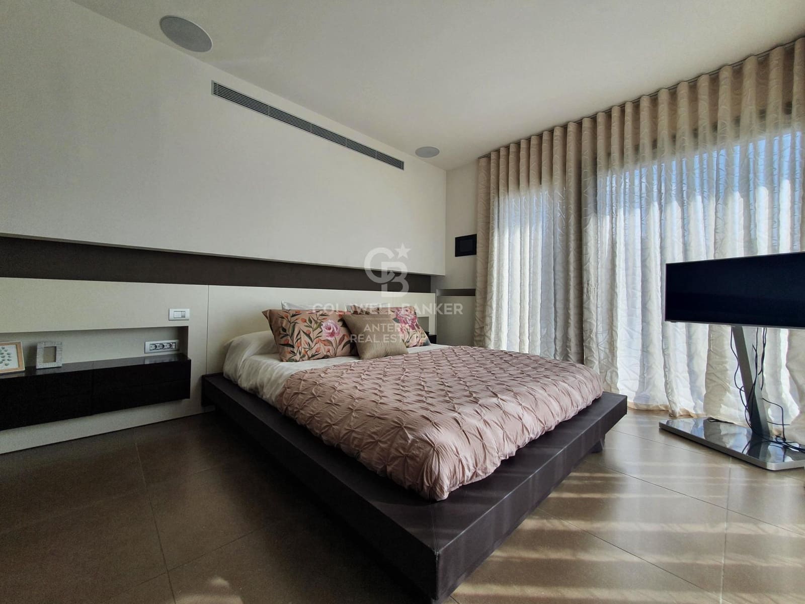 Chalet de 8 habitaciones en Esplugues de Llobregat en venta con piscina garaje - 17.000.000 € (Ref: 10059127)