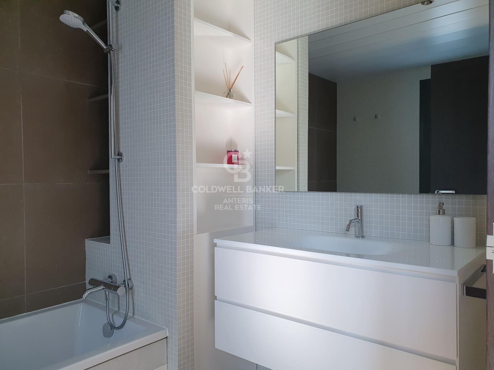 Chalet de 8 habitaciones en Esplugues de Llobregat en venta con piscina garaje - 17.000.000 € (Ref: 10059127)