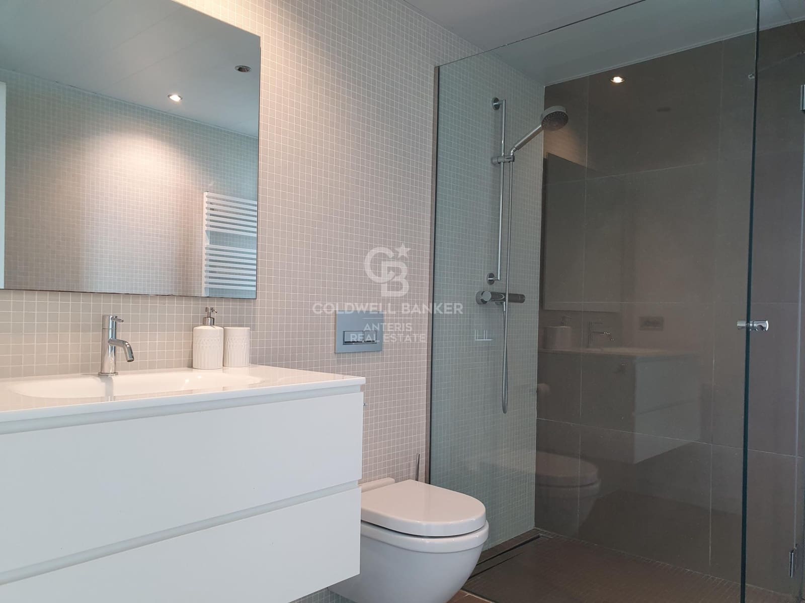 Chalet de 8 habitaciones en Esplugues de Llobregat en venta con piscina garaje - 17.000.000 € (Ref: 10059127)