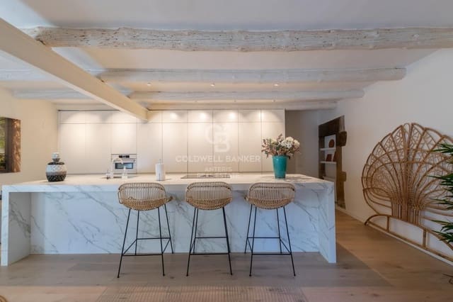 Casa de 4 habitaciones en Madremanya en venta con piscina - 1.150.000 € (Ref: 10059128)