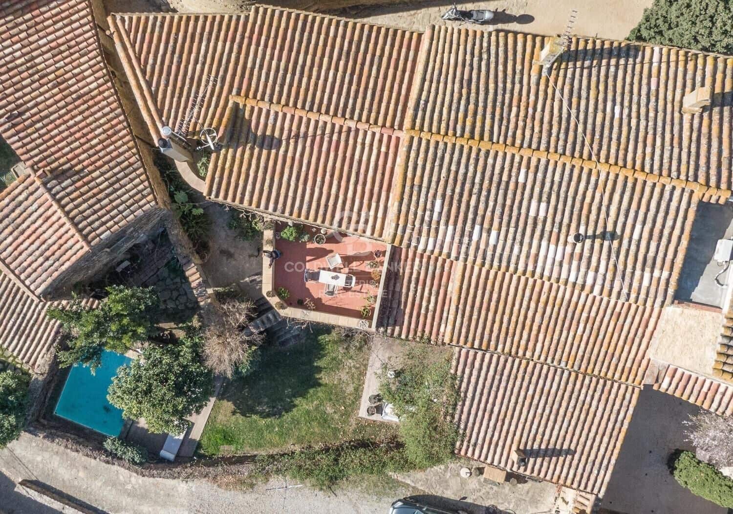 Casa de 4 habitaciones en Madremanya en venta con piscina - 1.150.000 € (Ref: 10059128)