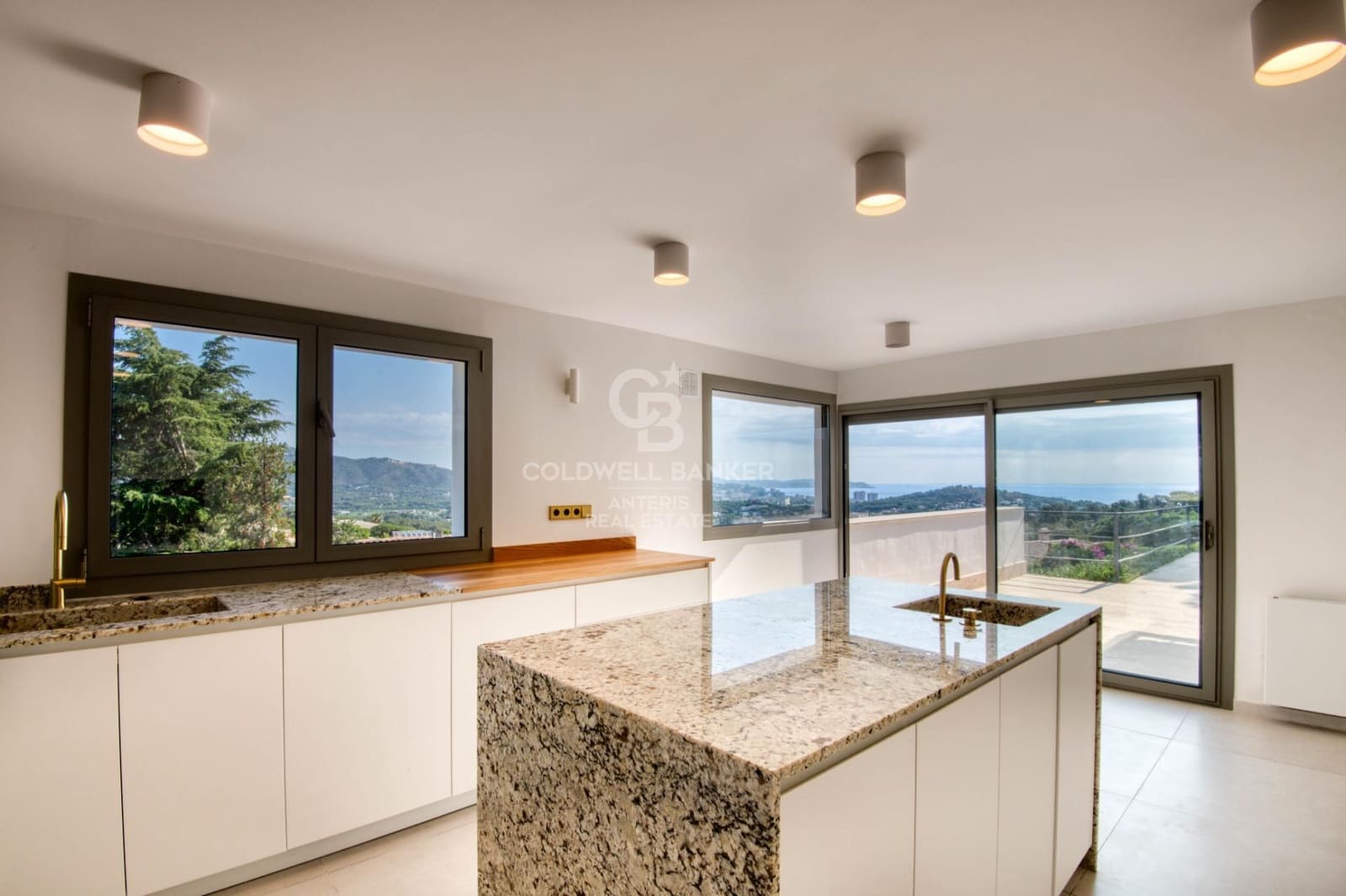 6 chambre Villa/Maison à vendre à Sant Feliu de Guixols avec piscine garage - 1 950 000 € (Ref: 10059130)
