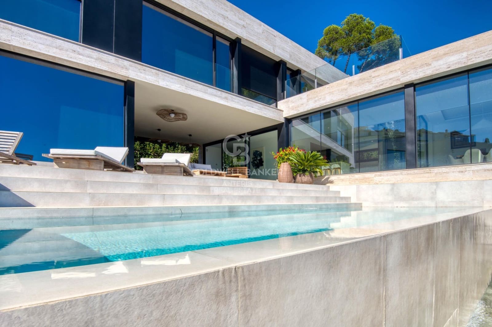 5 bedroom Villa for sale in Sant Antoni de Calonge with pool garage - € 2,300,000 (Ref: 10059131)