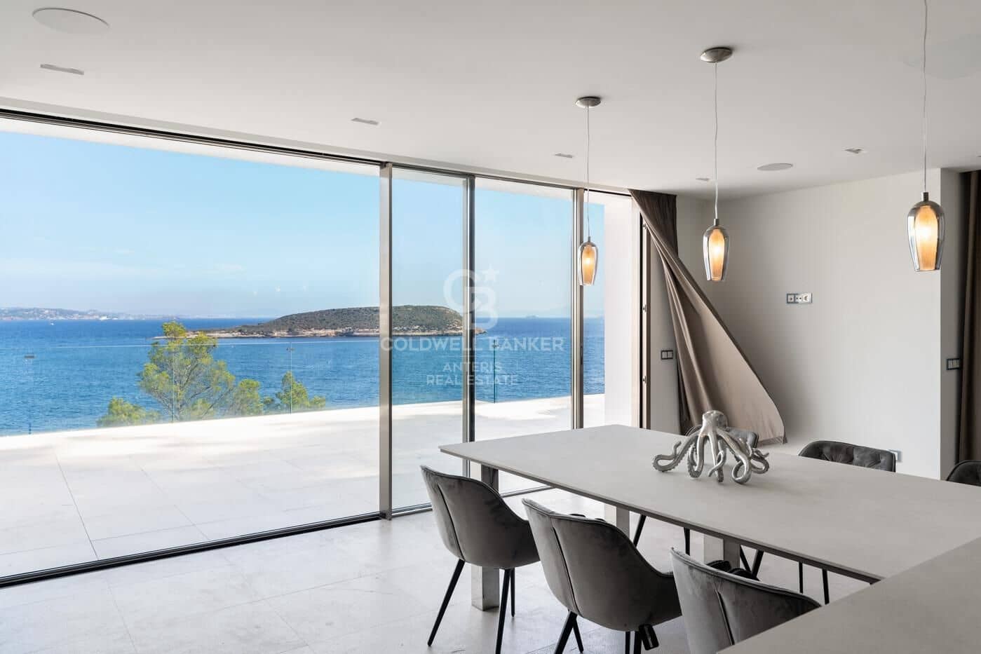 5 sypialnia Willa na sprzedaż w Cala Vinyes / Cala Vinyas / Cala Vinas z basenem garażem - 12 000 000 € (Ref: 10059152)
