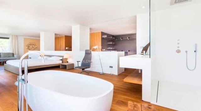 Chalet de 9 habitaciones en Es Camp De Mar / El Camp De Mar, Andratx en venta con piscina garaje - 15.000.000 € (Ref: 10059153)
