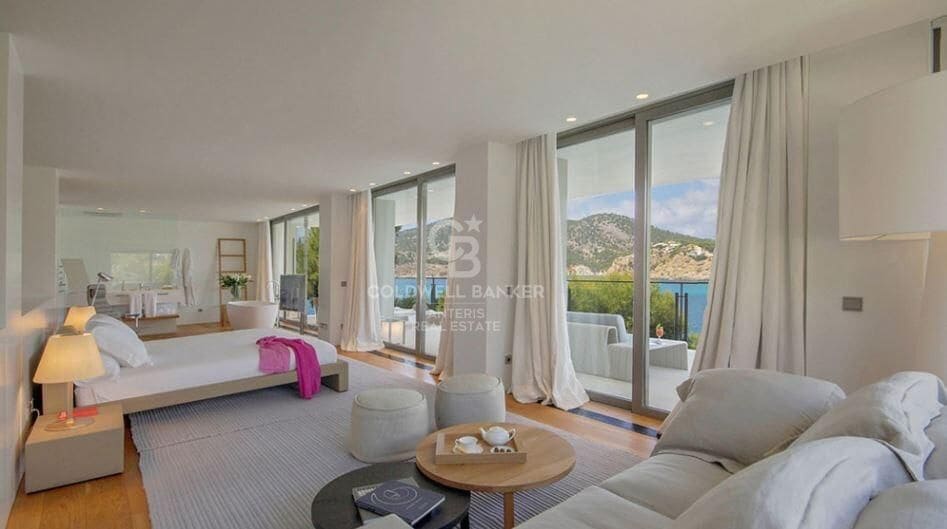 Chalet de 9 habitaciones en Es Camp De Mar / El Camp De Mar en venta con piscina garaje - 15.000.000 € (Ref: 10059153)