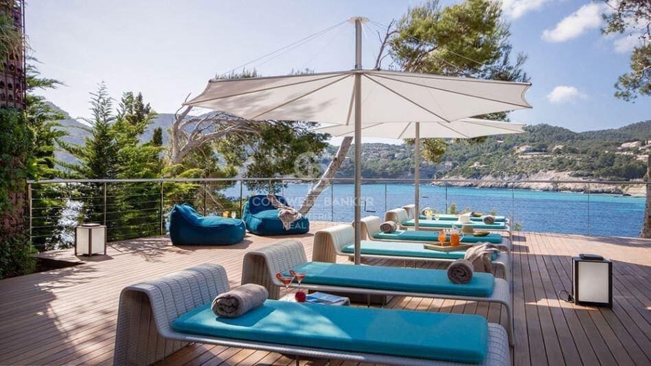 Chalet de 9 habitaciones en Es Camp De Mar / El Camp De Mar en venta con piscina garaje - 15.000.000 € (Ref: 10059153)