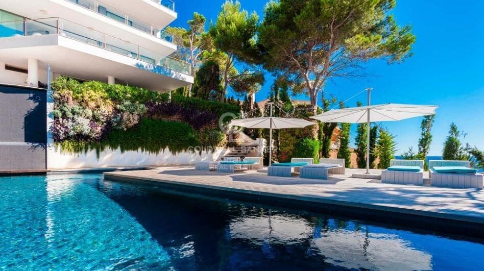 Chalet de 9 habitaciones en Es Camp De Mar / El Camp De Mar en venta con piscina garaje - 15.000.000 € (Ref: 10059153)