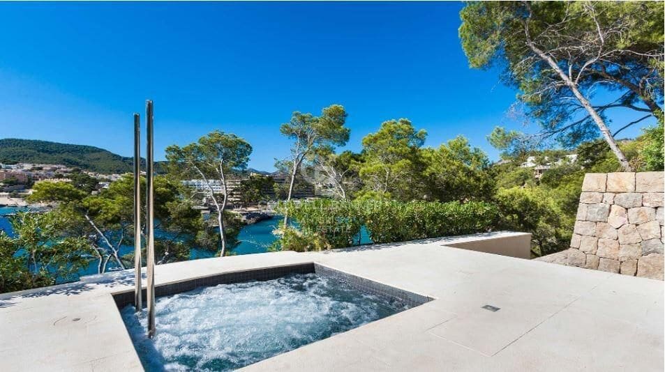 Chalet de 9 habitaciones en Es Camp De Mar / El Camp De Mar en venta con piscina garaje - 15.000.000 € (Ref: 10059153)