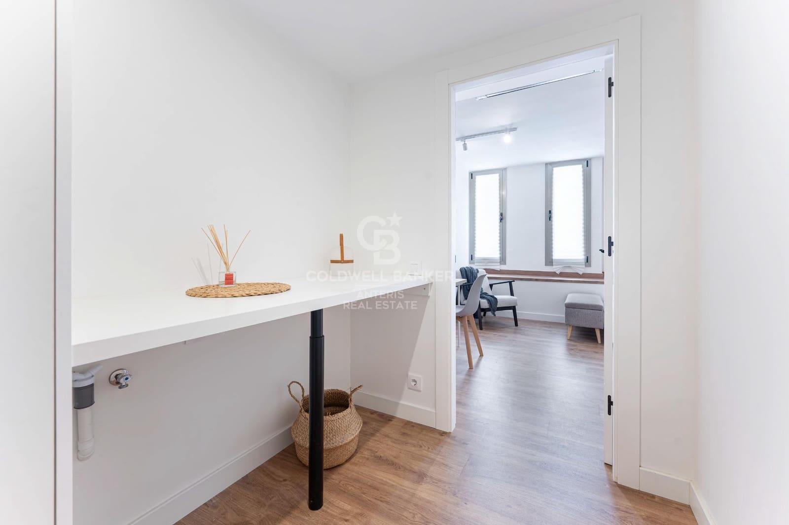 2 bedroom Flat for sale in Barcelona city - € 425,000 (Ref: 10062263)