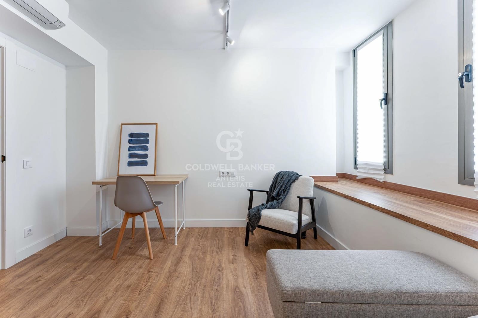 2 bedroom Flat for sale in Barcelona city - € 425,000 (Ref: 10062263)