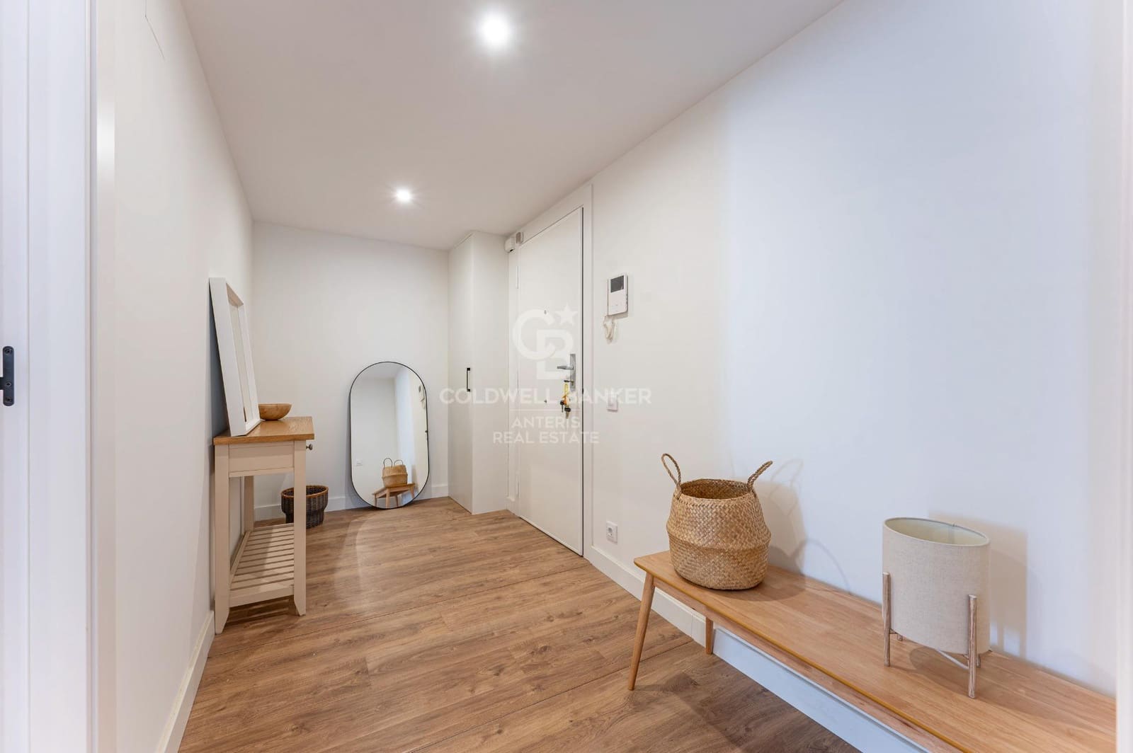 2 bedroom Flat for sale in Barcelona city - € 425,000 (Ref: 10062263)