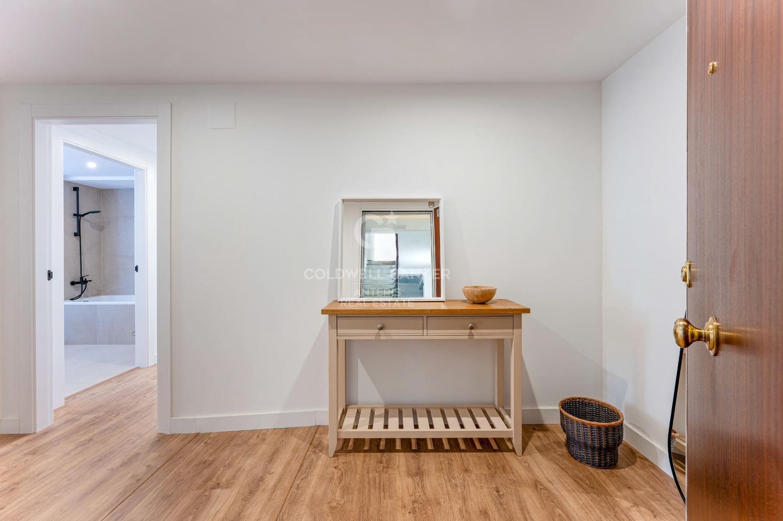 2 bedroom Flat for sale in Barcelona city - € 425,000 (Ref: 10062263)