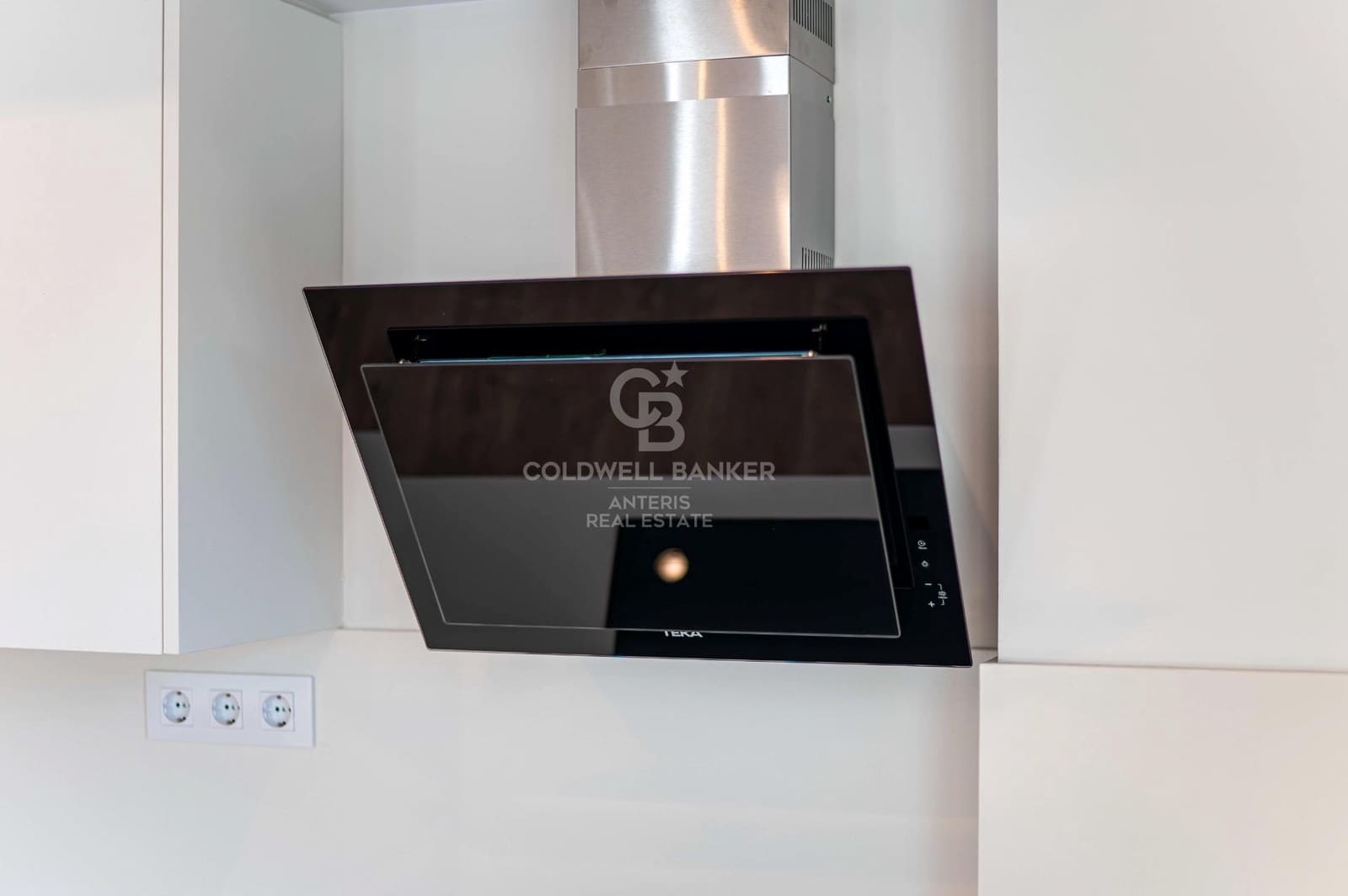 2 bedroom Flat for sale in Barcelona city - € 425,000 (Ref: 10062263)