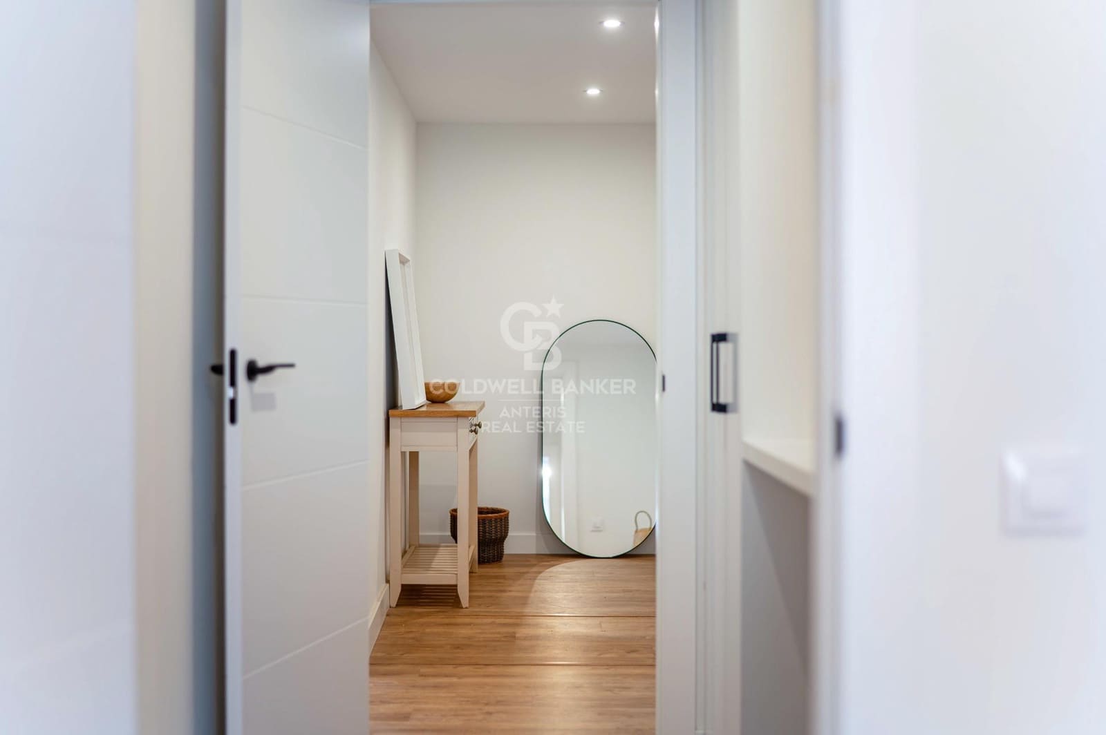 2 bedroom Flat for sale in Barcelona city - € 425,000 (Ref: 10062263)