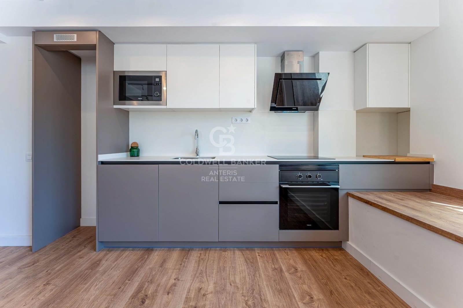 2 bedroom Flat for sale in Barcelona city - € 425,000 (Ref: 10062263)