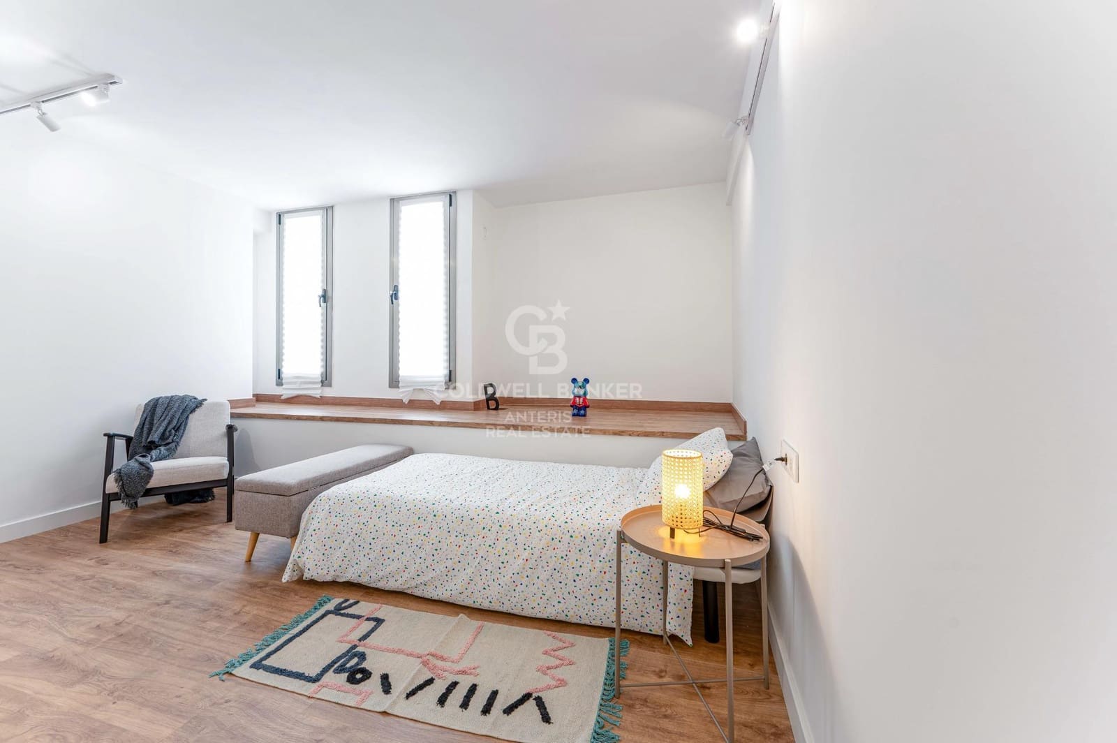 2 bedroom Flat for sale in Barcelona city - € 425,000 (Ref: 10062263)