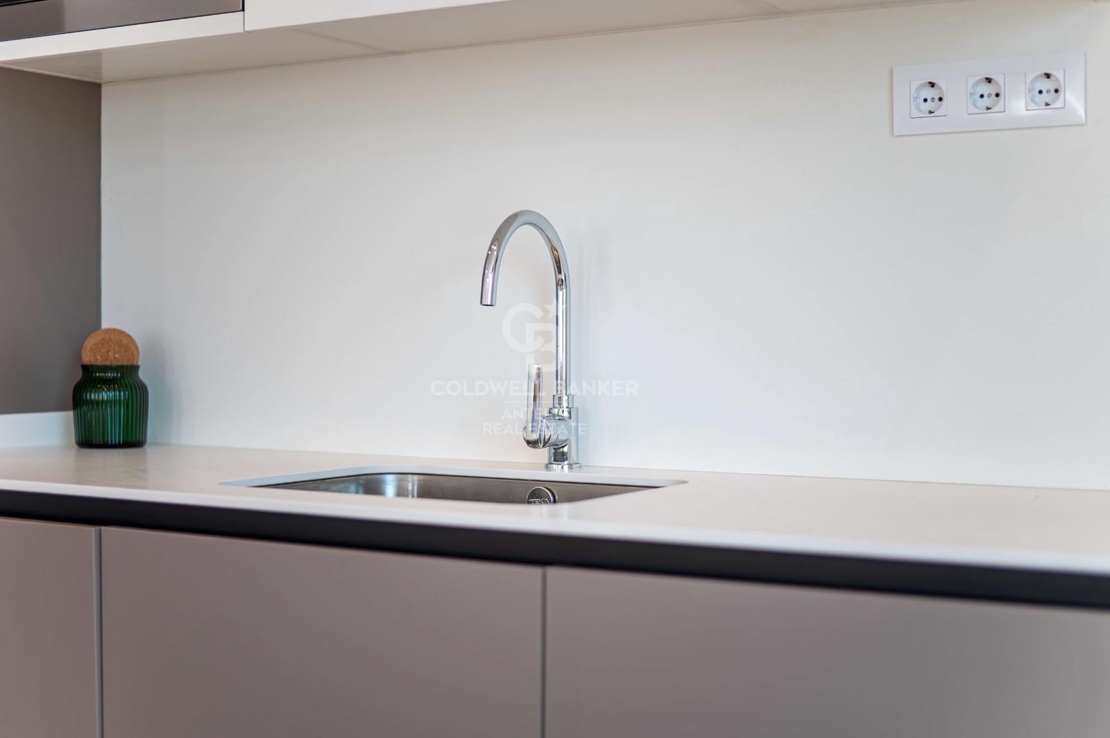 2 bedroom Flat for sale in Barcelona city - € 425,000 (Ref: 10062263)