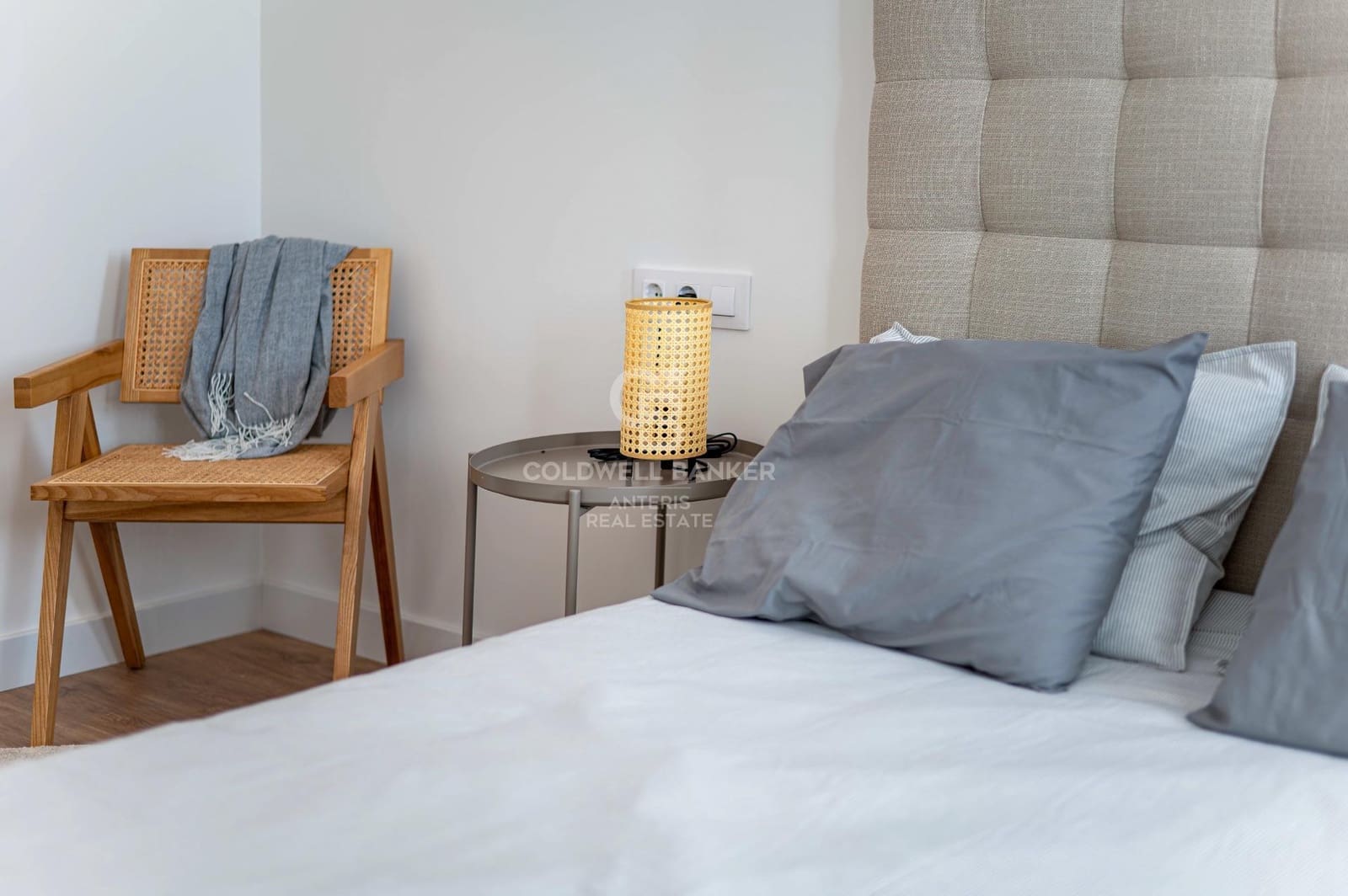 2 bedroom Flat for sale in Barcelona city - € 425,000 (Ref: 10062263)