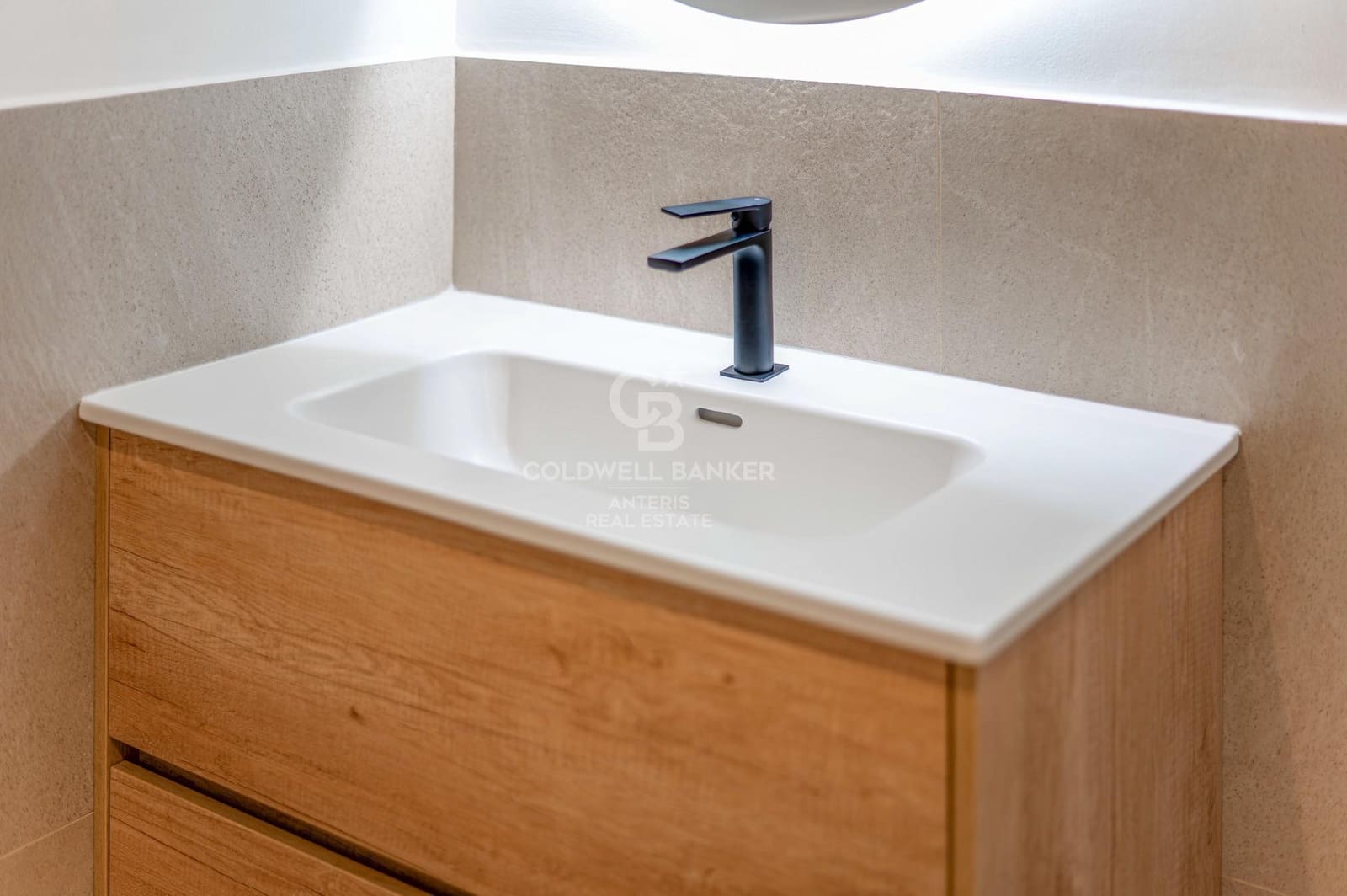 2 bedroom Flat for sale in Barcelona city - € 425,000 (Ref: 10062263)