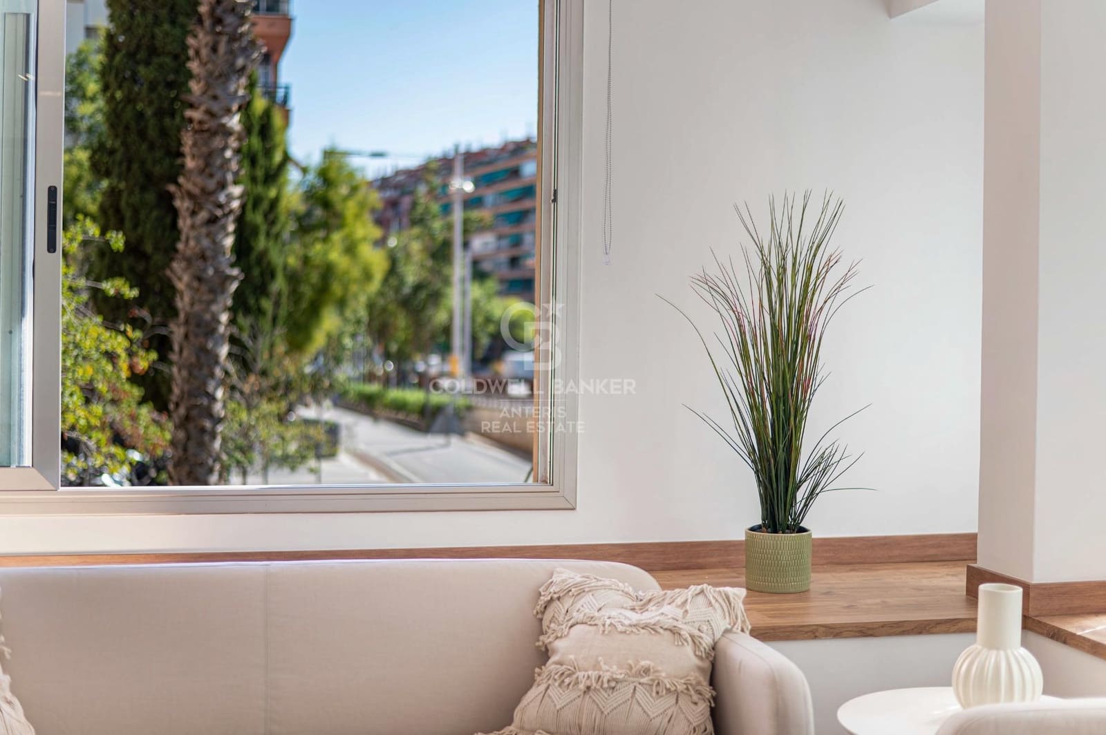 2 bedroom Flat for sale in Barcelona city - € 425,000 (Ref: 10062263)