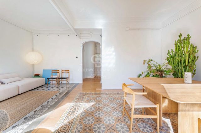 3 chambre Appartement à vendre à Sant Antoni, Barcelone ville - 649 000 € (Ref: 10120206)