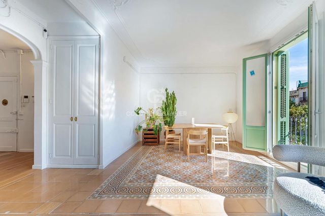 3 chambre Appartement à vendre à Sant Antoni, Barcelone ville - 649 000 € (Ref: 10120206)
