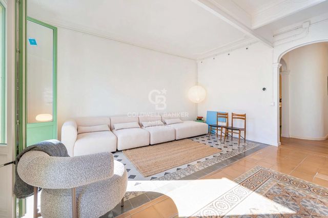 3 chambre Appartement à vendre à Sant Antoni, Barcelone ville - 649 000 € (Ref: 10120206)