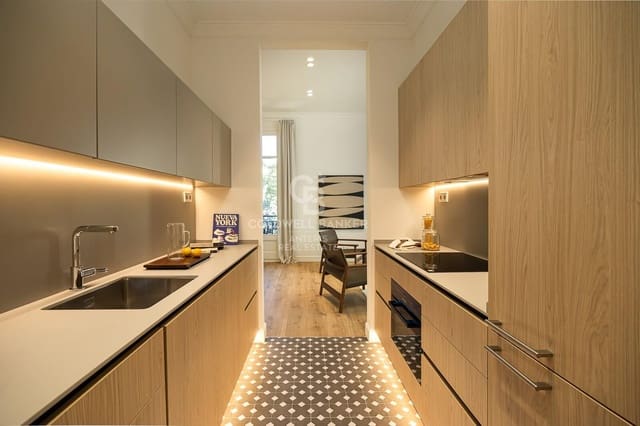 3 soveværelse Lejlighed til salg i Barcelona by - € 1.295.000 (Ref: 10129486)