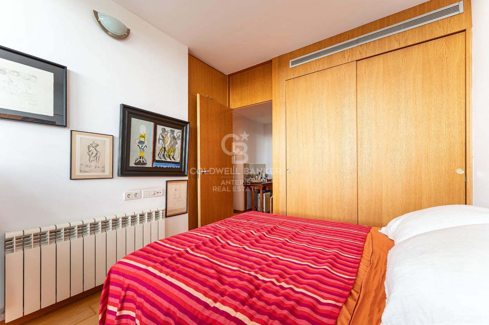 2 soverom Penthouse til salgs i Barcelona by med svømmebasseng garasje - € 1 345 000 (Ref: 10161518)
