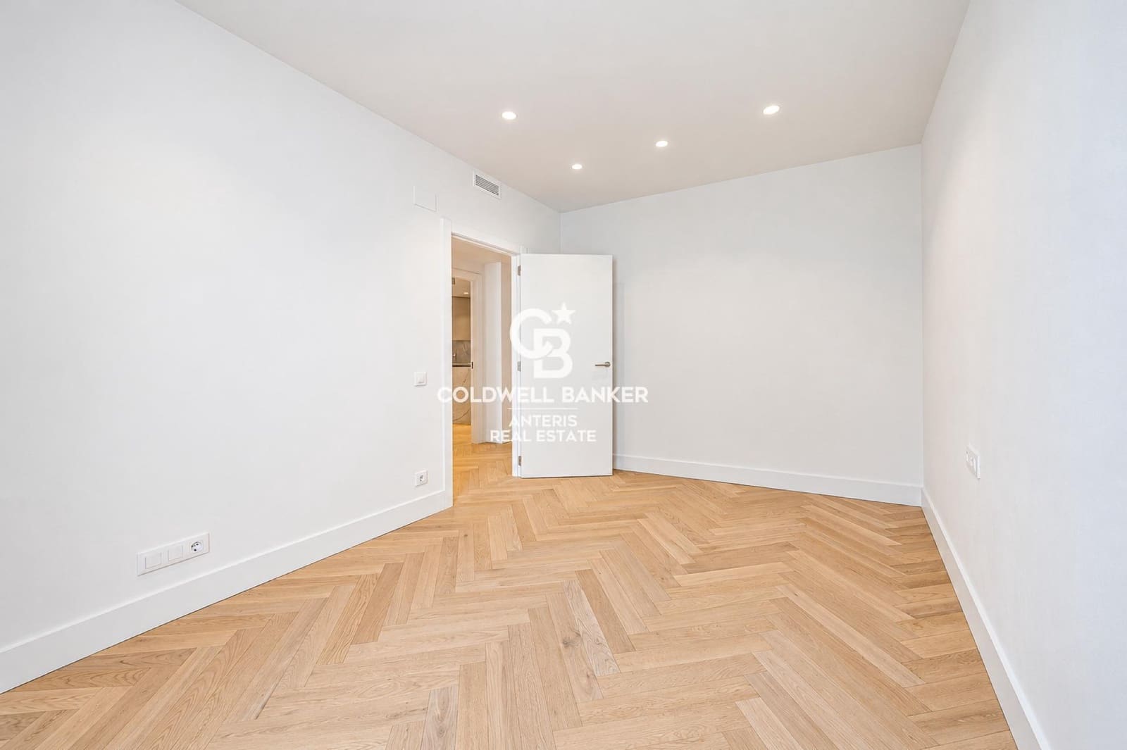 Ático de 4 habitaciones en Barcelona ciudad en venta - 1.850.000 € (Ref: 10168741)