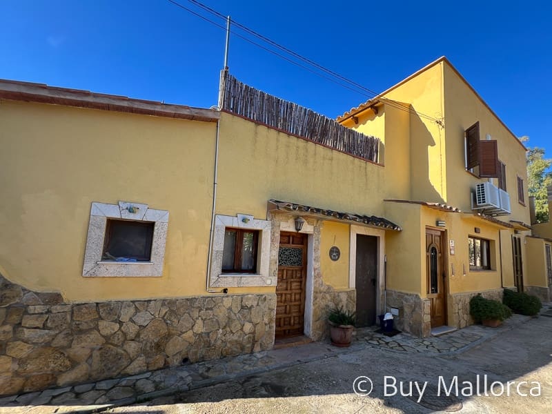 7 bedroom Villa for sale in Andratx - € 650,000 (Ref: 8605516)