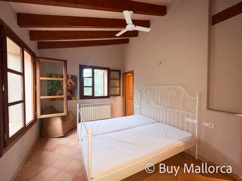 4 sypialnia Finka/Dom wiejski na sprzedaż w L'Arraco / S'Arraco z basenem garażem - 1 390 000 € (Ref: 8872863)