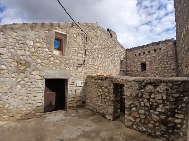 6 quarto Quinta/Casa Rural para venda em Sierra Engarcerán com garagem - 275 000 € (Ref: 10130564)