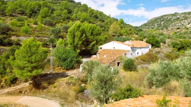 6 quarto Quinta/Casa Rural para venda em Sierra Engarcerán com garagem - 275 000 € (Ref: 10130564)