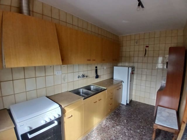 3 slaapkamer Finca/Landhuis te koop in Les Coves de Vinromà met garage - € 110.000 (Ref: 10140176)