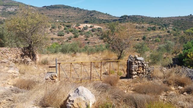 3 camera da letto Finca/Casa di Campagna in vendita in Sierra Engarcerán con garage - 35.000 € (Rif: 10147916)