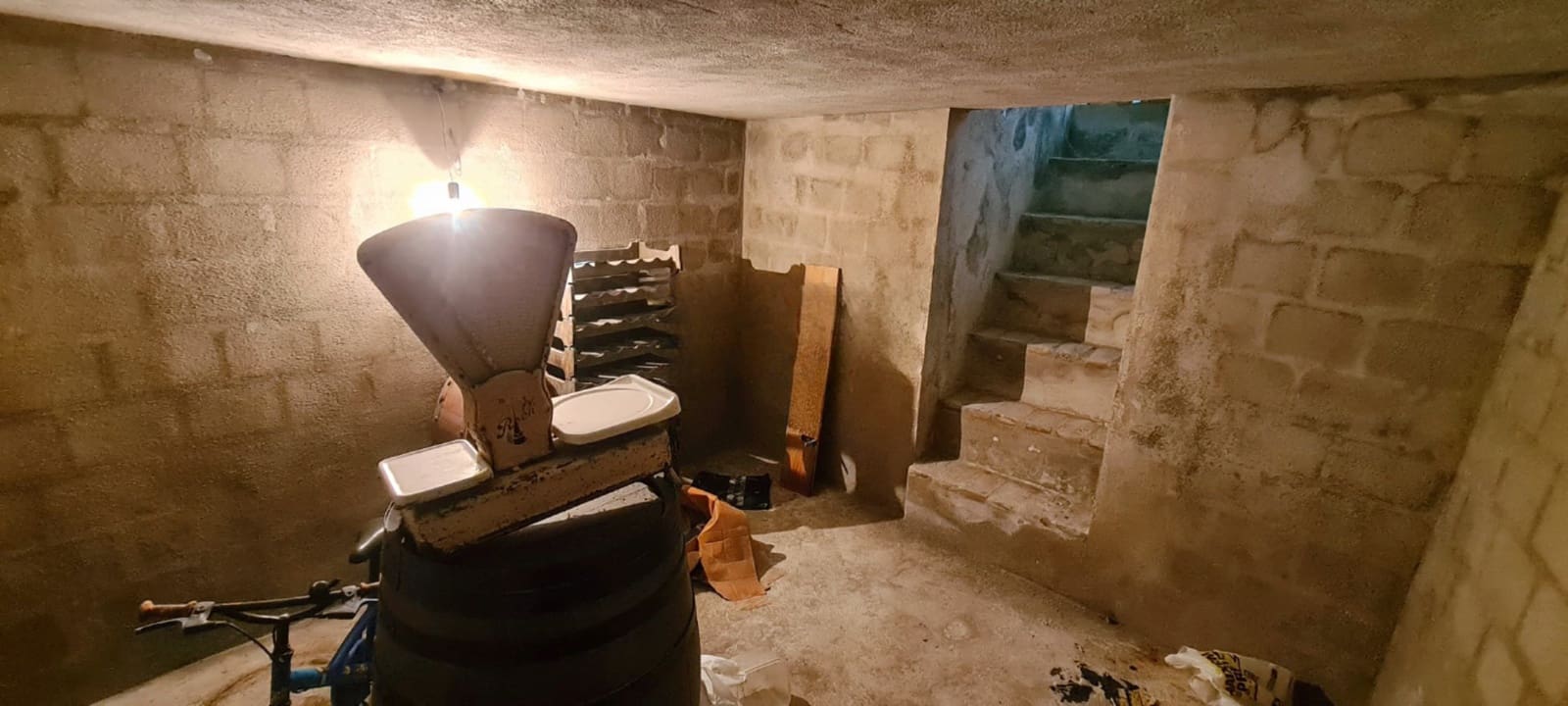 7 soveværelse Byhus til salg i Sant Mateu - € 100.000 (Ref: 8816550)