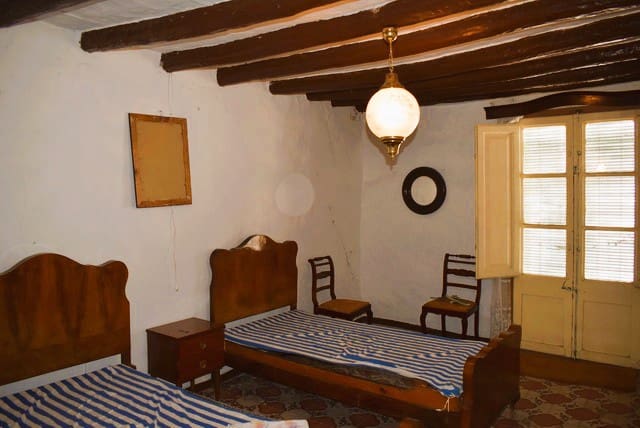 6 soveværelse Byhus til salg i Cervera del Maestre / Cervera del Maestrat - € 70.000 (Ref: 8821031)