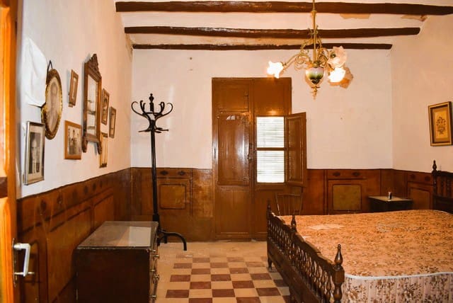 6 soveværelse Byhus til salg i Cervera del Maestre / Cervera del Maestrat - € 70.000 (Ref: 8821031)