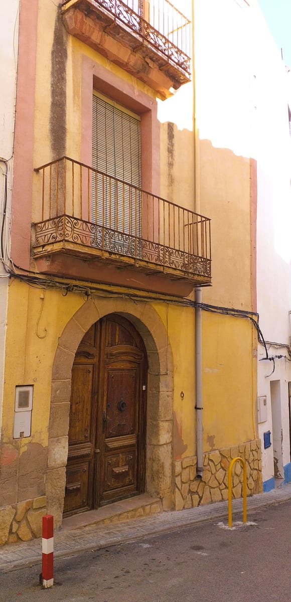 6 soveværelse Byhus til salg i Cervera del Maestre / Cervera del Maestrat - € 70.000 (Ref: 8821031)