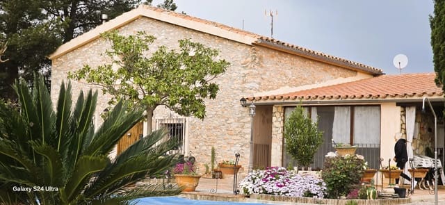 4 bedroom Finca/Country House for sale in Les Useres with pool garage - € 412,000 (Ref: 9160605)