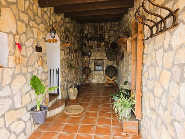 4 bedroom Finca/Country House for sale in Les Useres with pool garage - € 412,000 (Ref: 9160605)