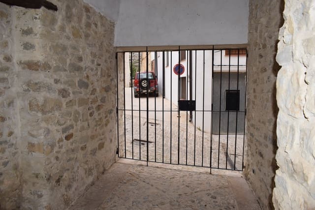 4 soveværelse Byhus til salg i Chert / Xert med garage - € 155.000 (Ref: 9163192)