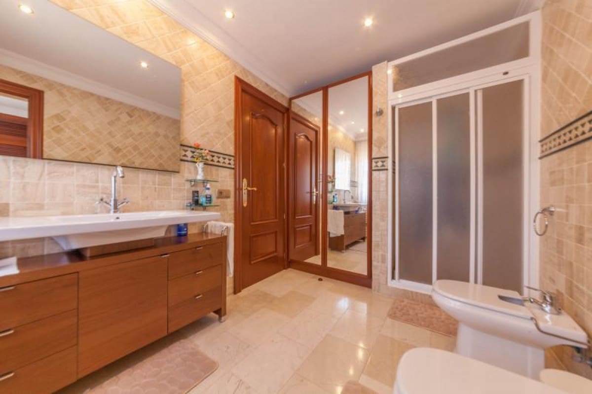 4 soveværelse Semi-Rækkehus til salg i Marbella med swimmingpool garage - € 2.300.000 (Ref: 9164277)